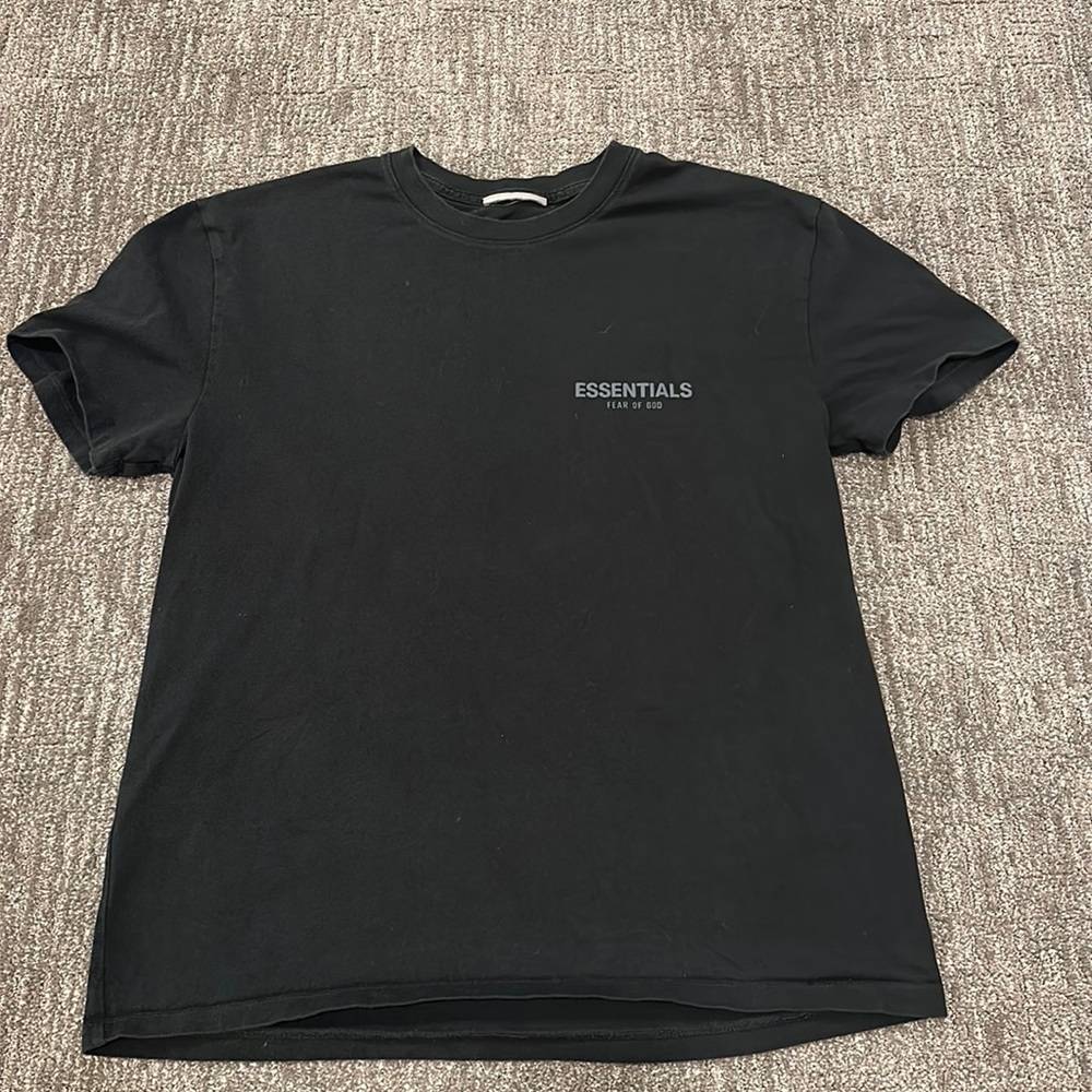 Essentials Fear of God black T-shirt